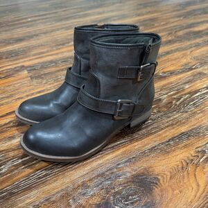 Womens 8 -1/2 Ankle Boots Brown Faux Leather Journeys Shi Harness Buckle Slip On